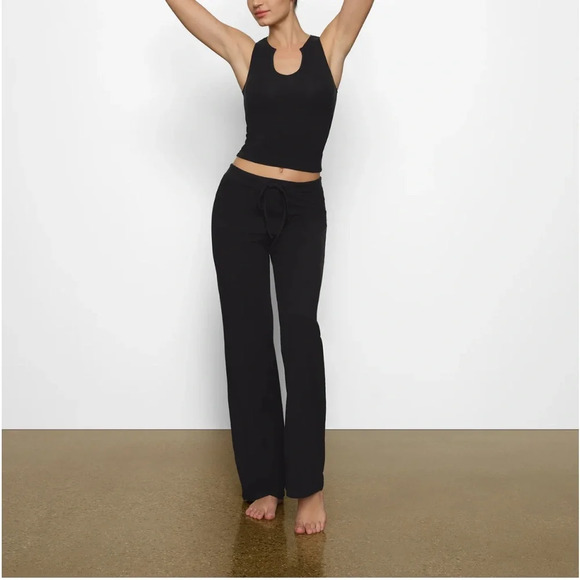 SKIMS Ribbed Straight Leg Pant Soot - Picture 1 of 11